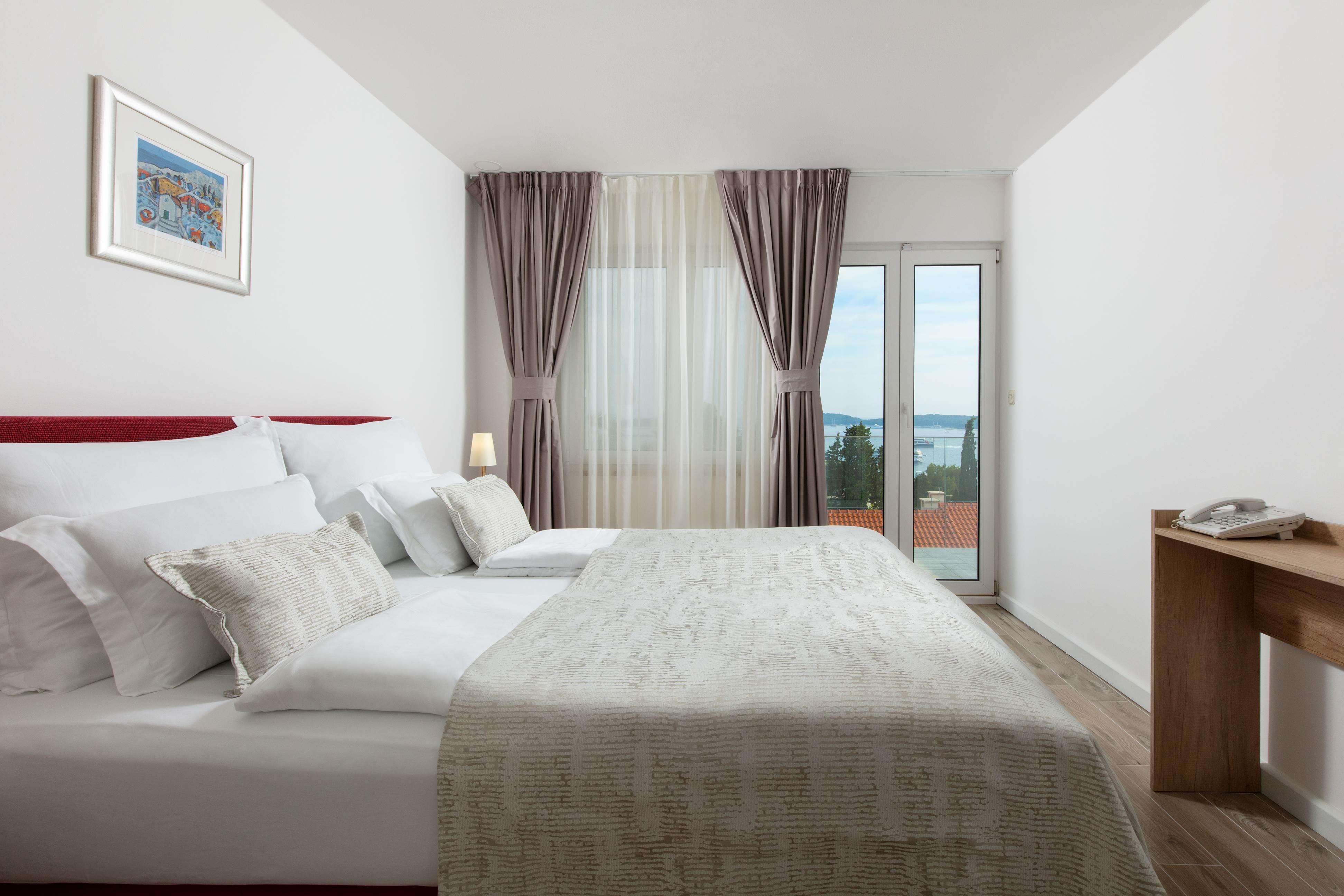 Aparthotel Pharia And - By The
