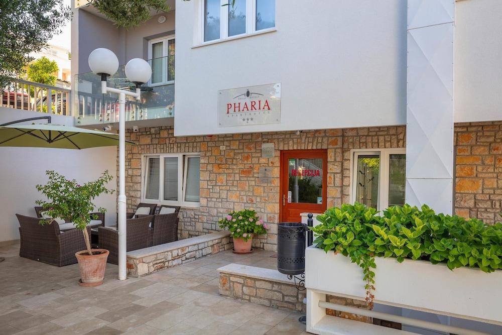Aparthotel Pharia And - By The 3*