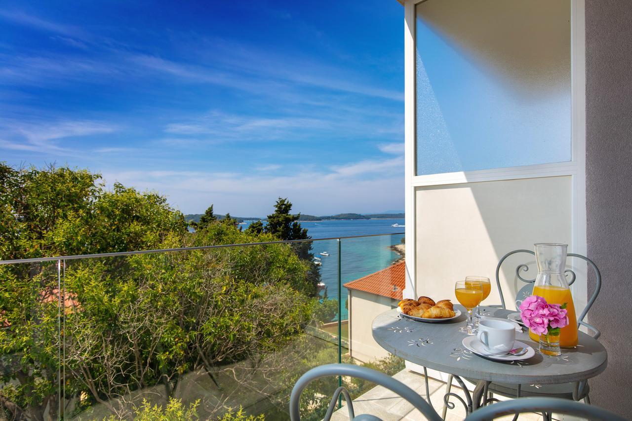 Aparthotel Pharia And - By The
